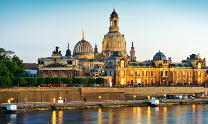 istock_package_nh-dresden-altmarkt-kulturelle-highlights-in-dresden_mini