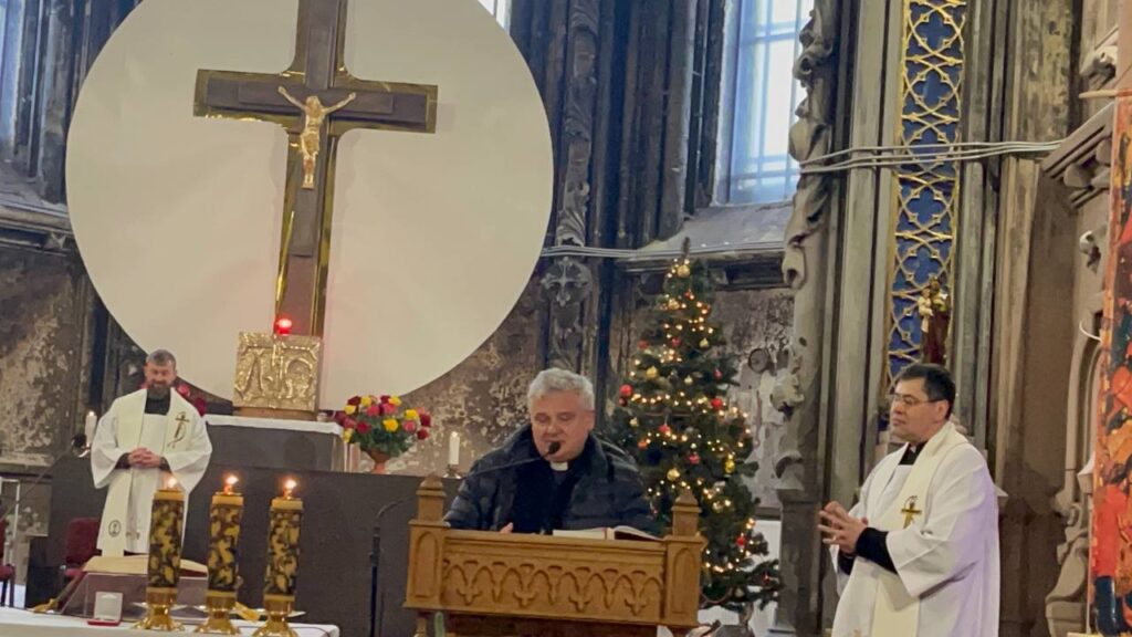 Кардинал Краєвський відвідав костел св. Миколая 31 Кардинал Краєвський відвідав костел св. Миколая