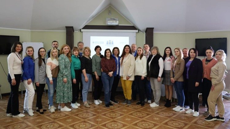 Команда проекту "Долаючи розломи в громадах"