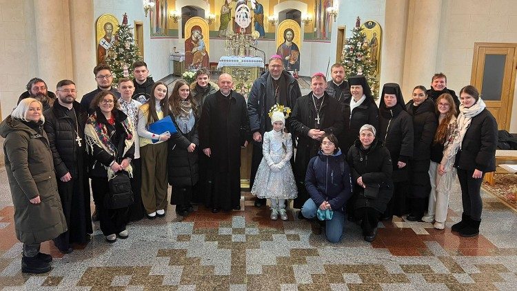 Нунцій Вісвалдас Кулбокас з греко-католицькою громадою Харкова 