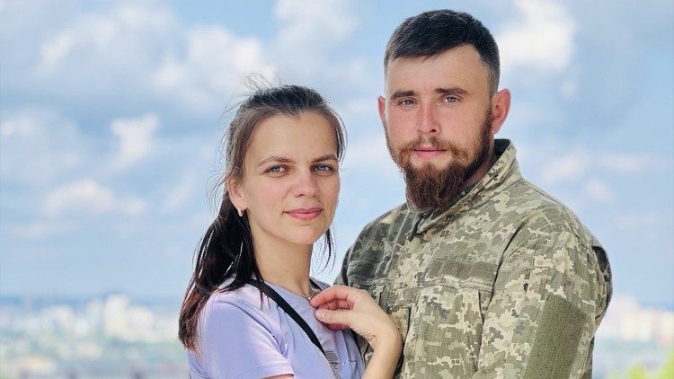 Отець Петро Мандзяк з дружиною